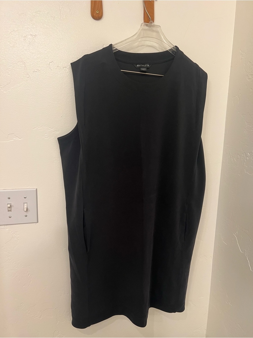 Athleta Black Sleeveless Shift Dress